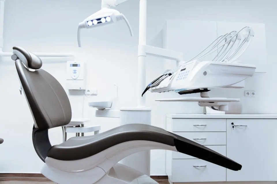 Cadeira de uma clínica dentária